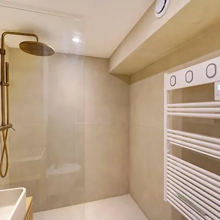 Marais In Center Апартаменты *